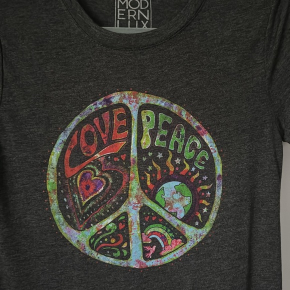 Modernlux Peace Love Graphic T Size Medium. NWOT. - Picture 2 of 7